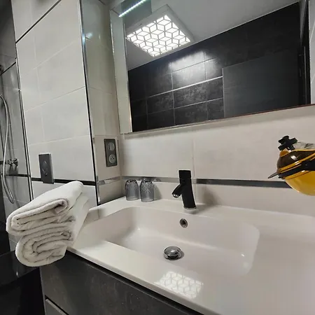 Love And Bubbles Location Avec Jaccuzi Pezenas Exterior photo